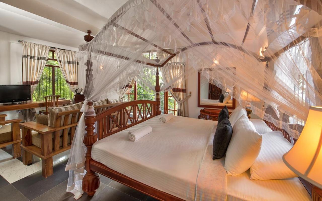 Отель Ceylon Breeze Канди Экстерьер фото