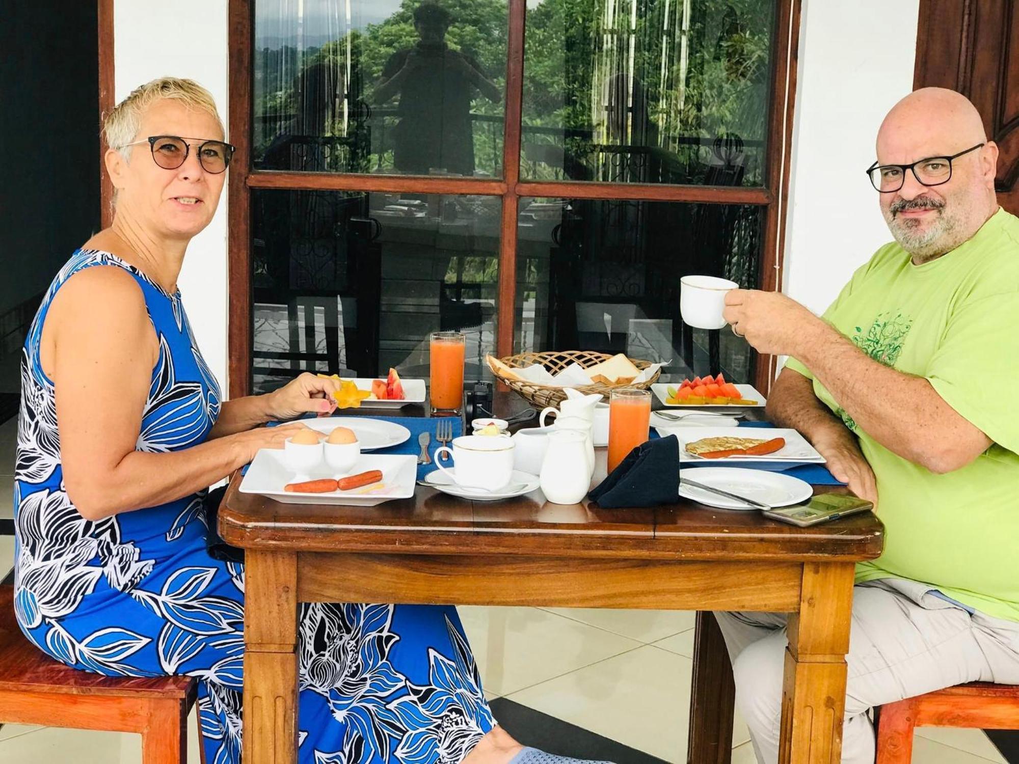 Отель Ceylon Breeze Канди Экстерьер фото